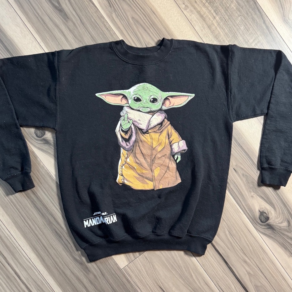 Star Wars The Mandalorian Grogu Baby Yoda Black Crewneck Sweatshirt Large